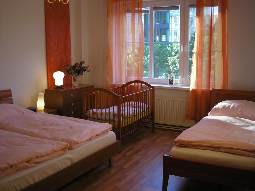 Vacation Apartment Up To 10 Pressburg Zimmer foto