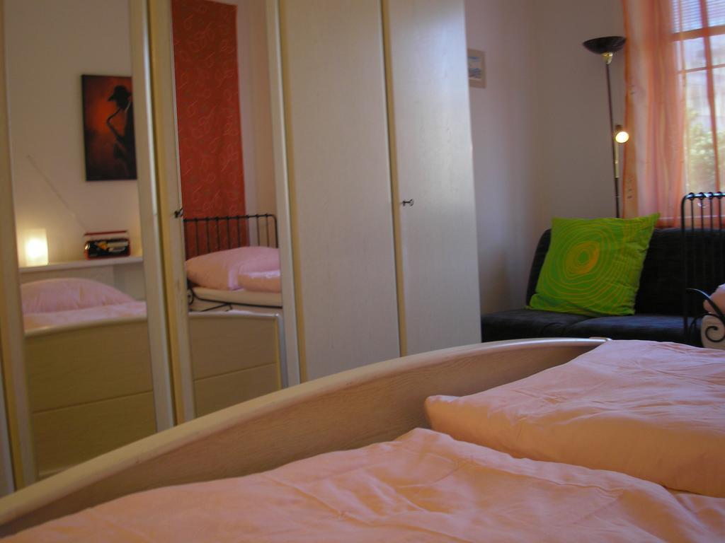 Vacation Apartment Up To 10 Pressburg Zimmer foto