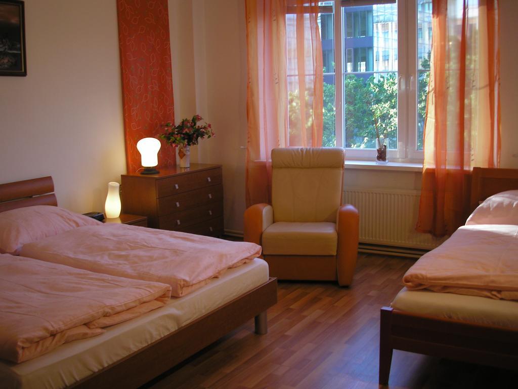 Vacation Apartment Up To 10 Pressburg Zimmer foto